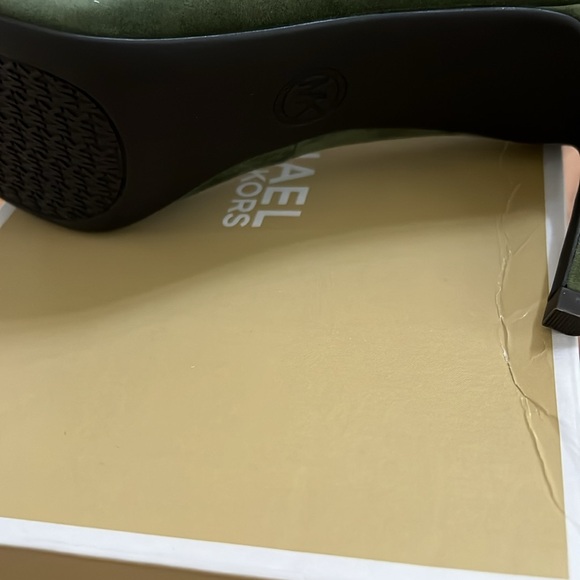 Michael kors Women's Alina Flex Pumps shoes - Picture 8 of 8